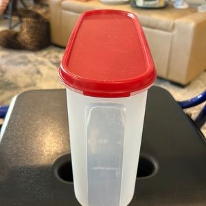 Tupperware module 21 cup capacity clear with red lid